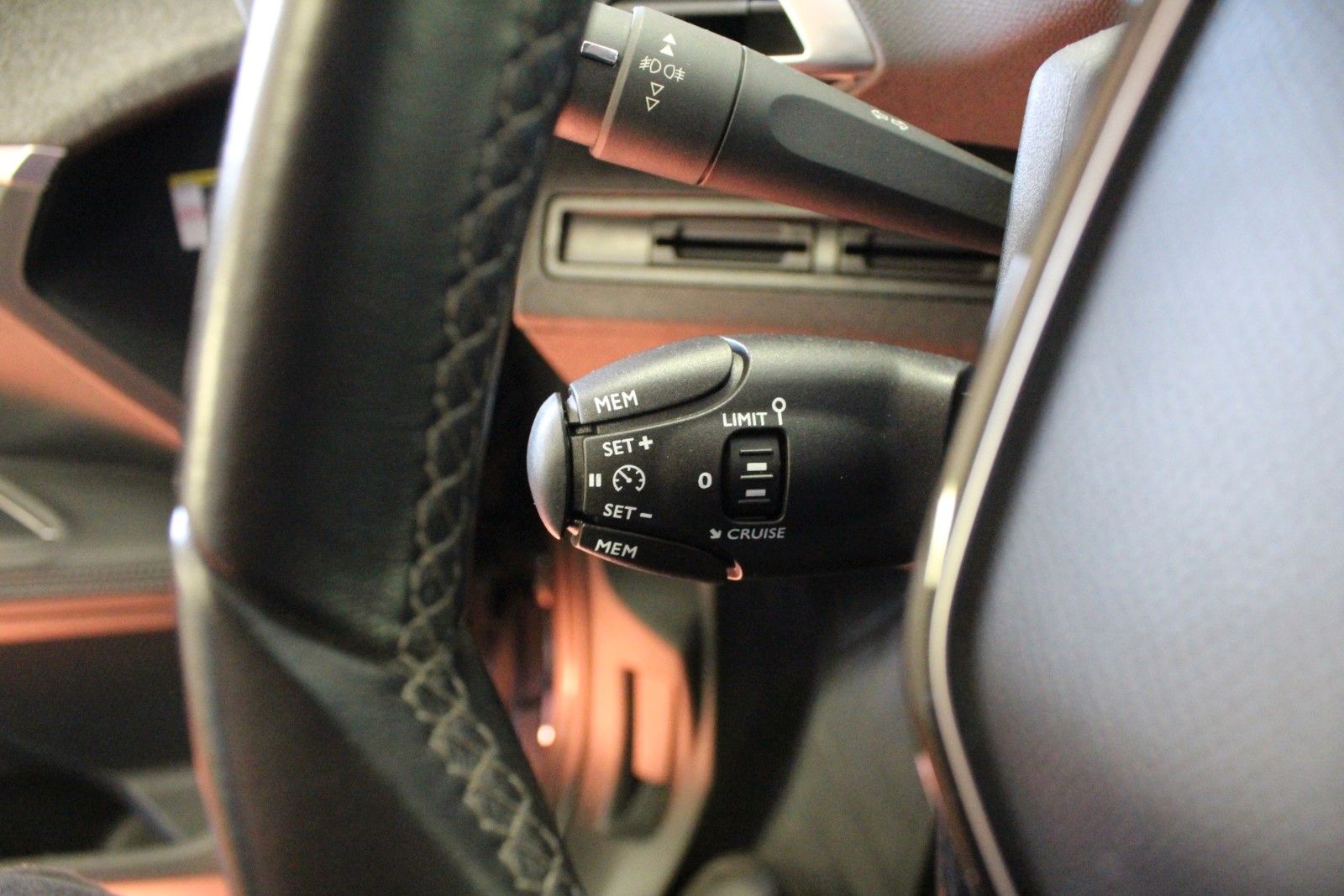 Fahrzeugabbildung Peugeot 5008 Allure 2.0 Blue HDi 150  7 Sitzer