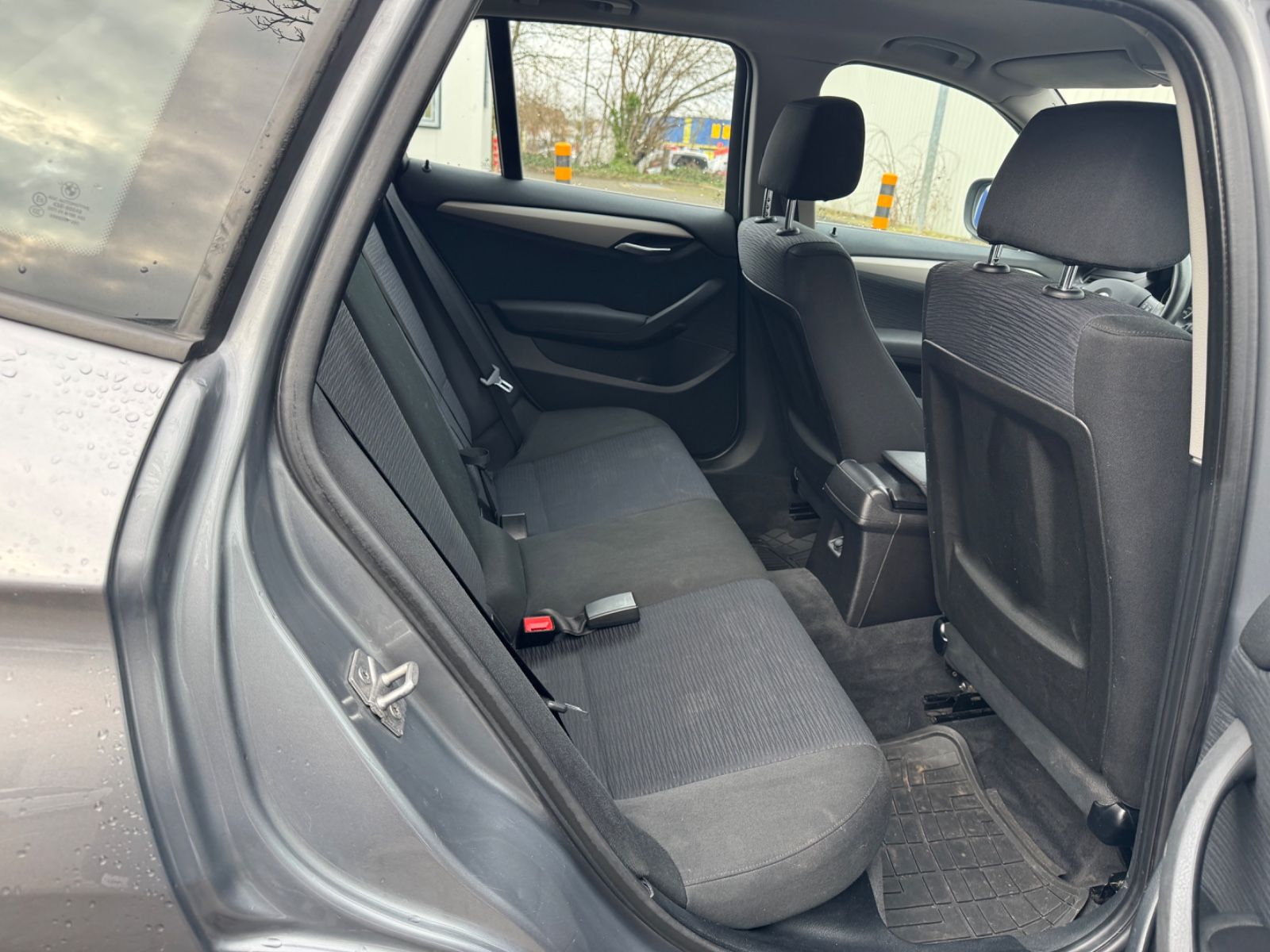 Fahrzeugabbildung BMW X1 18 i sDrive Navi+Tempomat