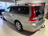 Volvo V70 D2 Kinetic*TÜV NEU*NAVI*LEDER*XENON*AHK*SHFT - Volvo V70 mit Diesel-Antrieb