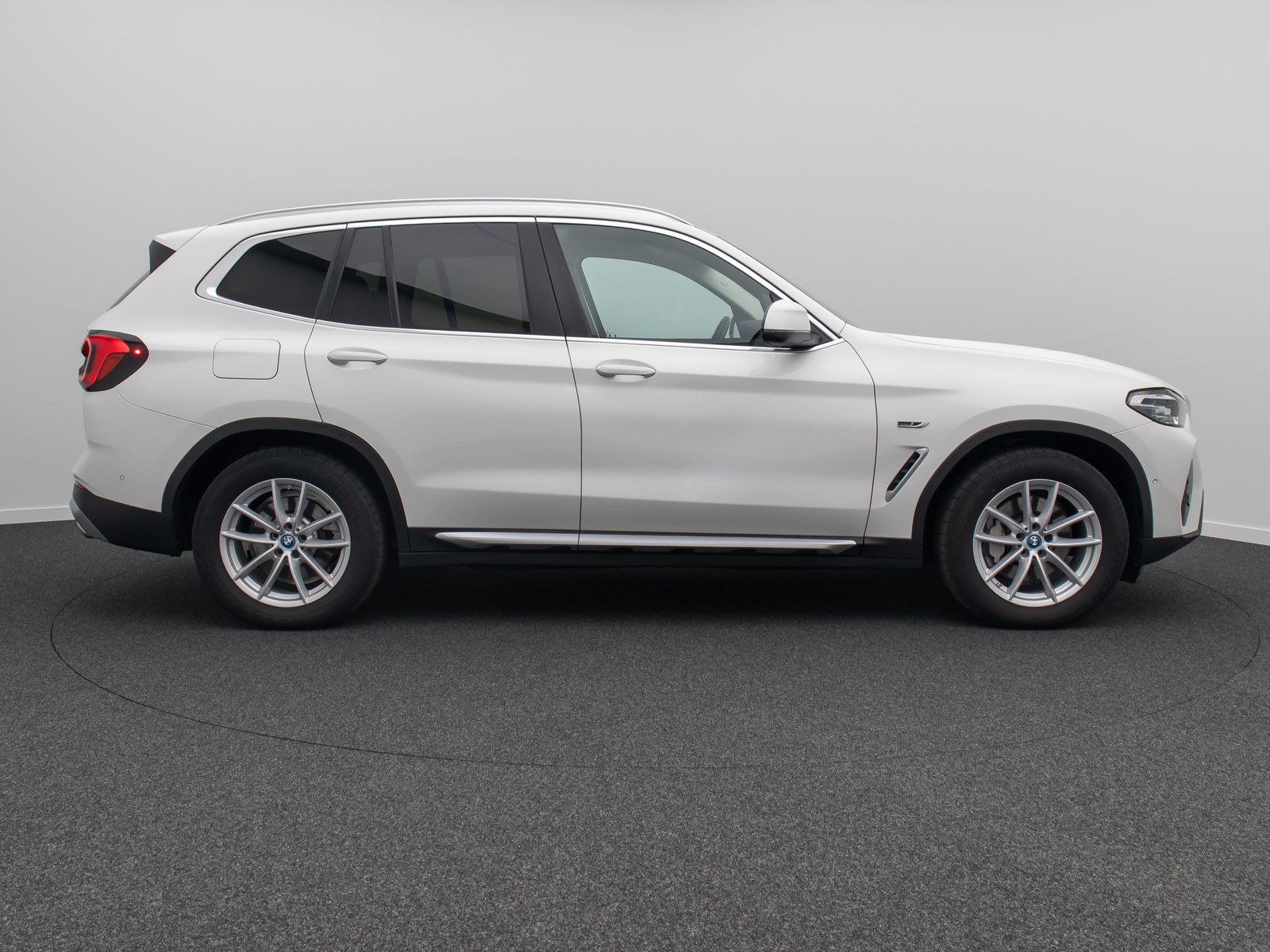 Fahrzeugabbildung BMW X3 xD30e DAB Kamera FernlichtAs Panorama Leder
