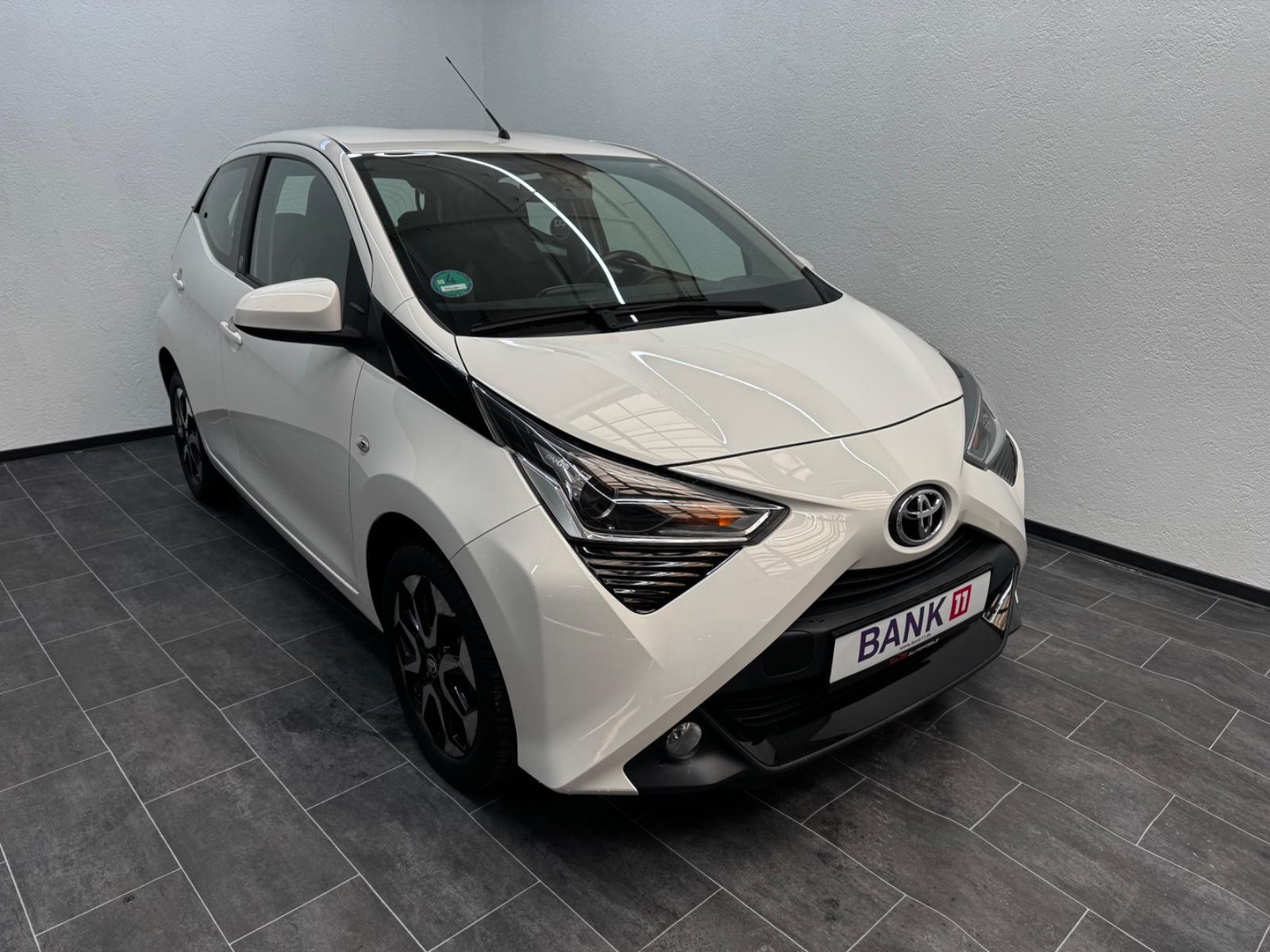 Toyota Aygo AYGO x-play 1.Hand *Kamera*Klima*CarPlay*
