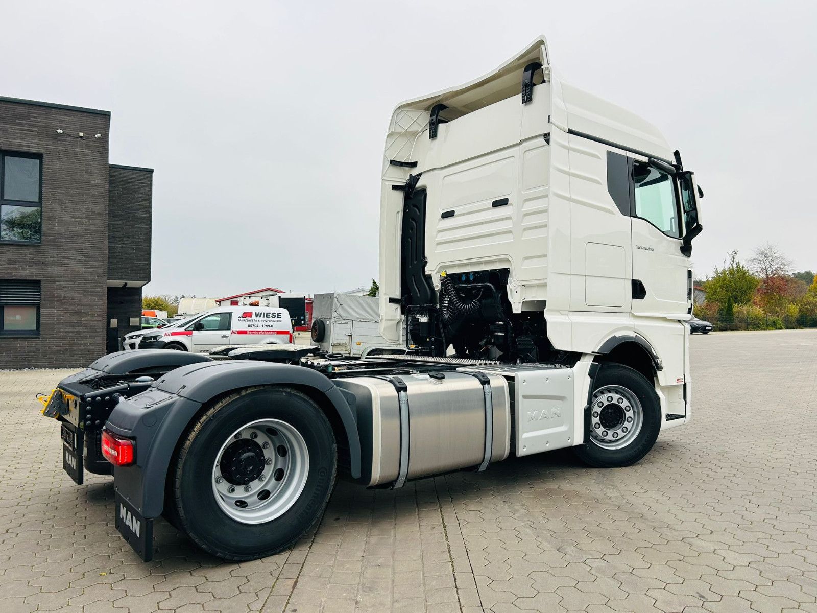 Fahrzeugabbildung MAN TGX 18.510 4x2 BL 2 Kreis Hydraulik möglich