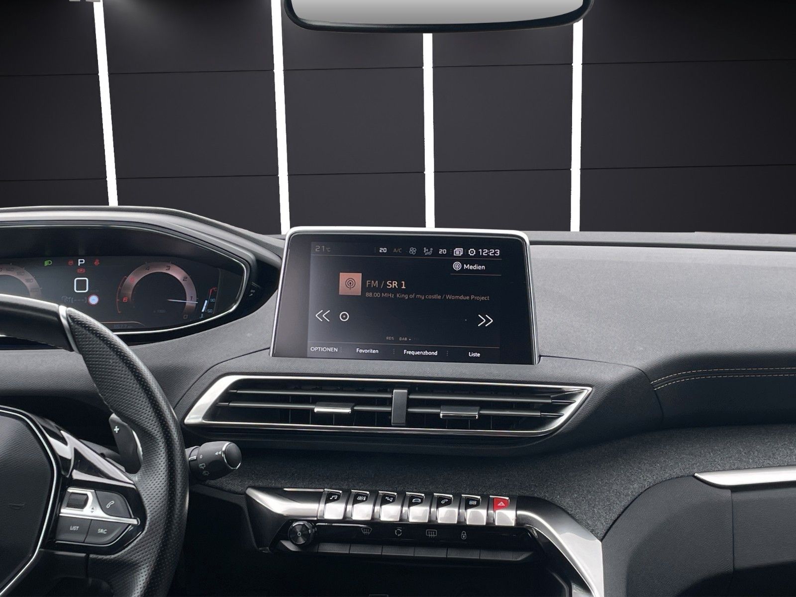 Fahrzeugabbildung Peugeot 5008 GT-Line Business Cam*Shzg*Navi*DAB+*7Sitzer