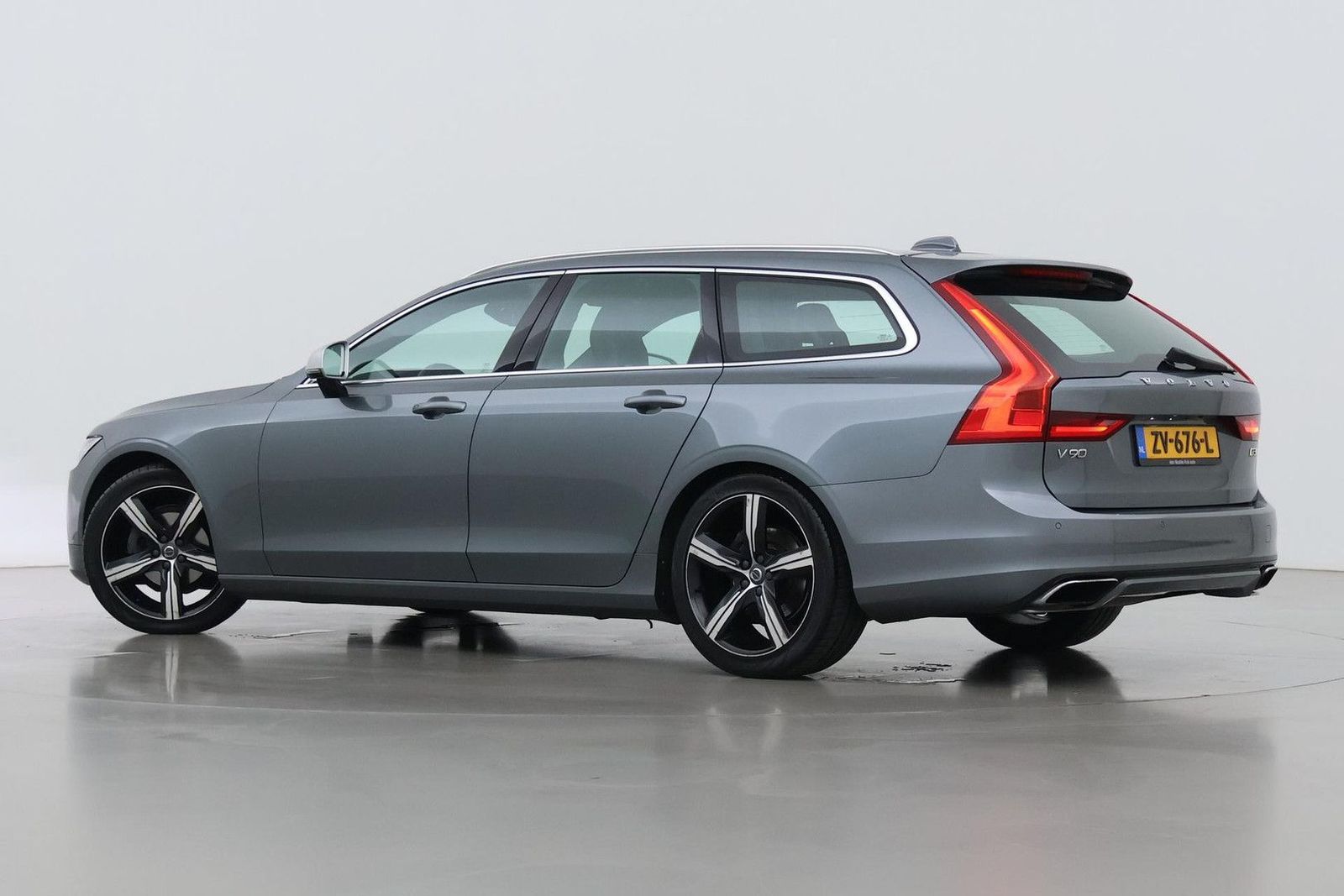 Volvo V90 2.0 D3 R-Design | ACC | AHK | BLIS | kamera imagem 2