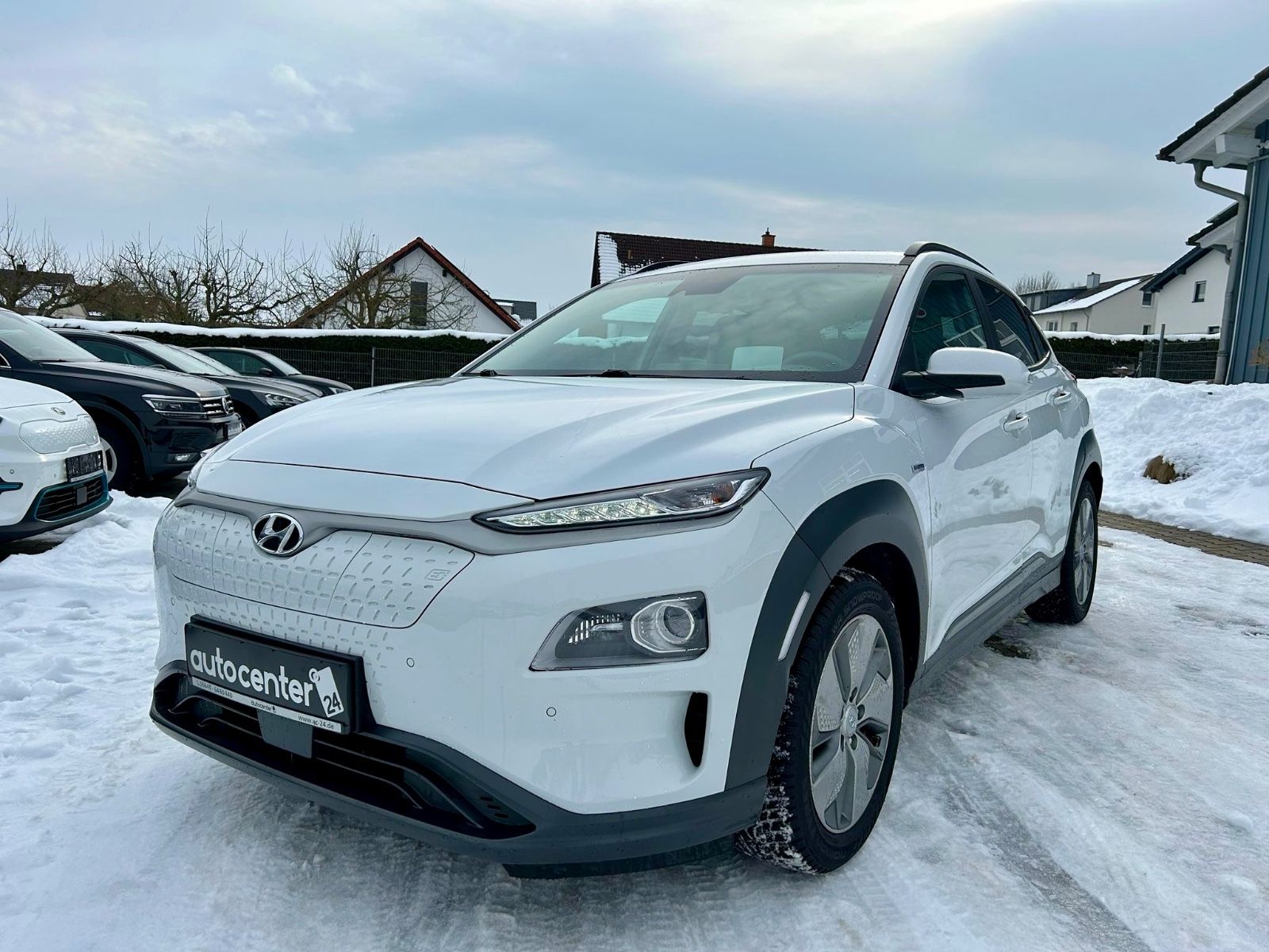 Fahrzeugabbildung Hyundai Kona Premium°64 kWh°Leder°CCS°HeadUp°1.Hand°