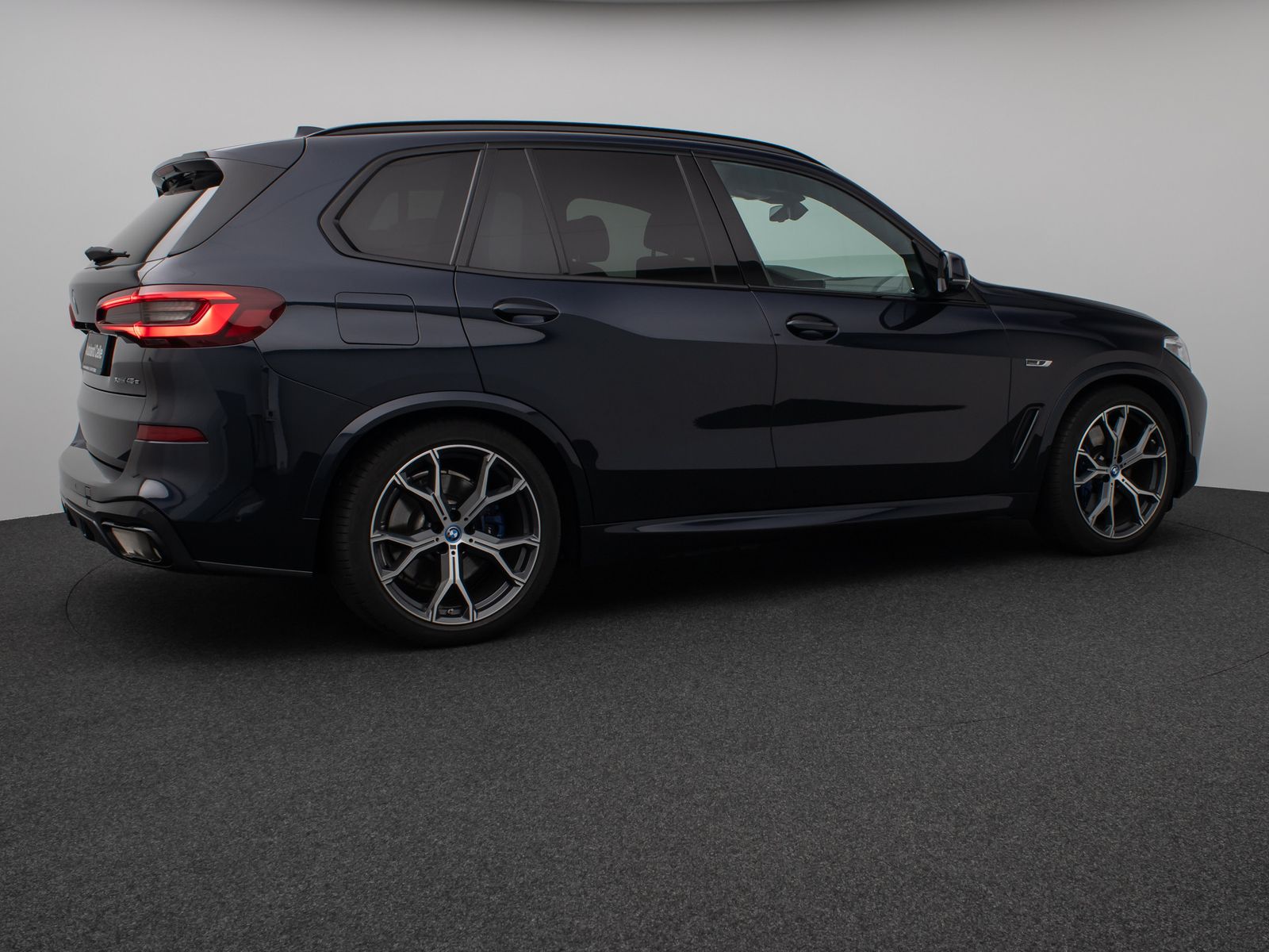 Fahrzeugabbildung BMW X5 xD45e M Sport 360°HUD DAB H/K Individual 21Zl