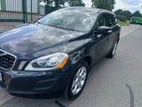Volvo XC60 D4 AWD Geartronic Kinetic - Volvo XC60 mit Diesel-Antrieb: Geländewagen, Awd Kinetic
