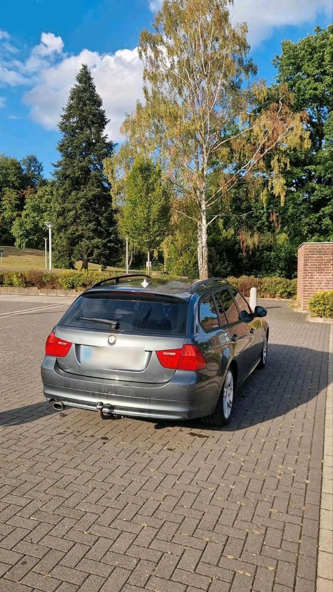 BMW 318 2010 — engine 143 HP (105kW)