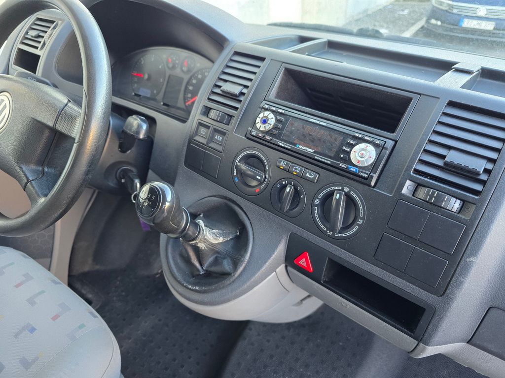 VW T5 Caravelle 9 Sitzer 1.9TDI 105PS AHK HU NEU!! VW T5 Caravelle 9 Sitzer 1.9TDI 105PS AHK HU NEU!!