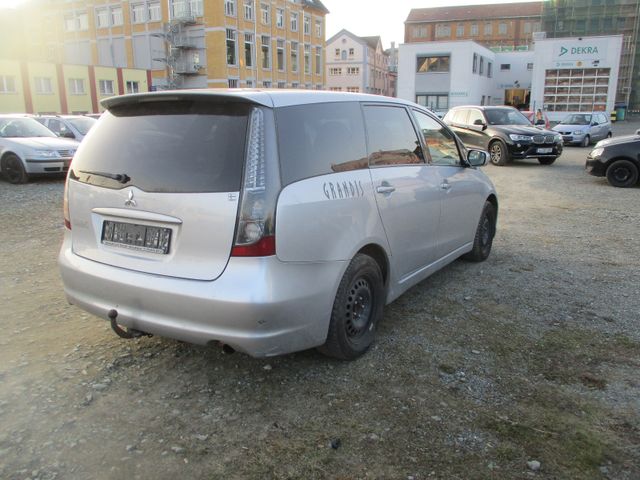 Mitsubishi Grandis 2.4 Intense 6-Sitzer