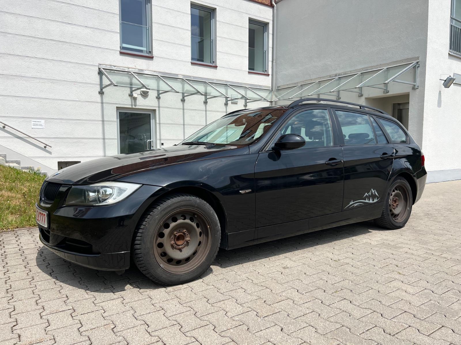 BMW 320dTour AUT XENON MEMORY PANO 2xSTEUERKETTE NEU