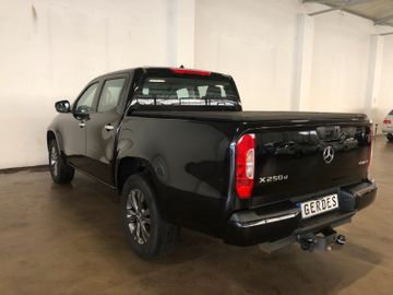 Mercedes X 250 - 8