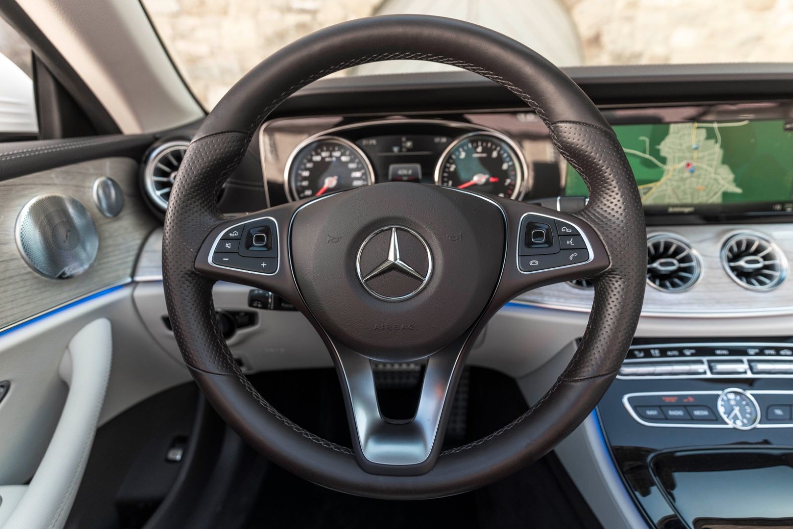 Fahrzeugabbildung Mercedes-Benz E 400 Cabrio 4Matic AMG HUD 360° BURMESTER ACC