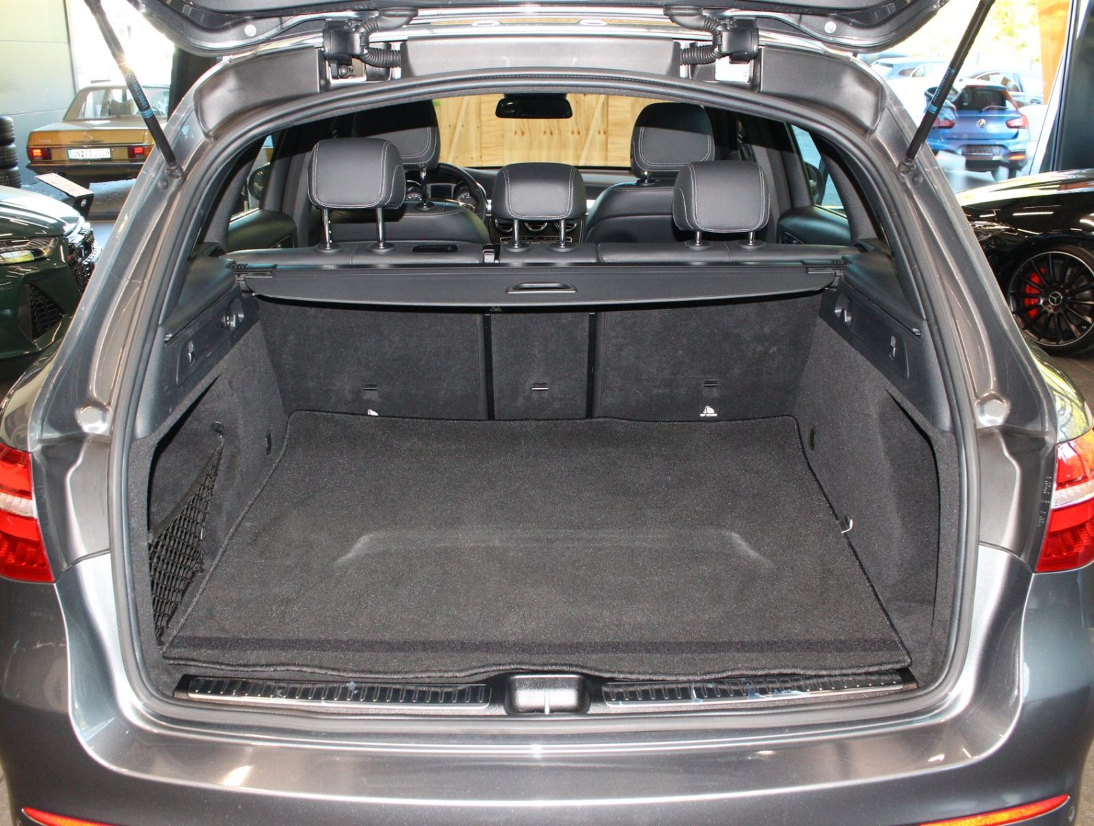 Fahrzeugabbildung Mercedes-Benz GLC 250 4MATIC AMG Line *PNRM*360 Kamera