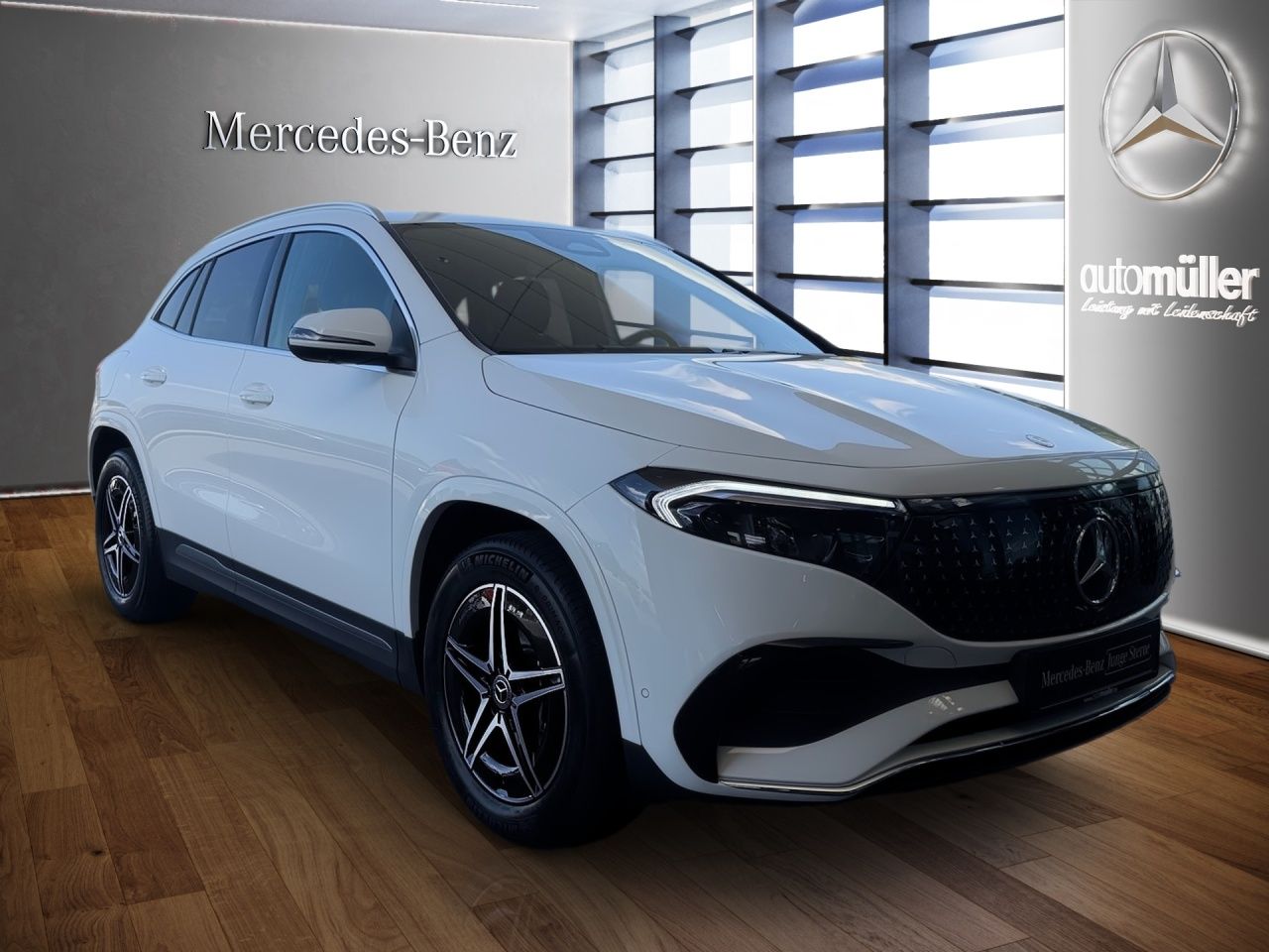 Fahrzeugabbildung Mercedes-Benz EQA 300 4M BONUS+AMG+AHK+MEMORY+360+DISTR+2Z-KLI