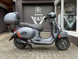 Vespa GTS 300 Supersport LED KeyLess TopCase 1 Hand - VESPA 300 GTS SUPERSPORT