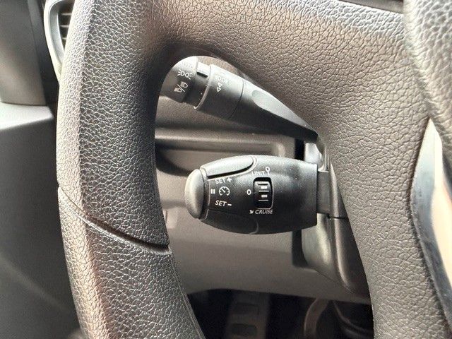 Fahrzeugabbildung Opel Vivaro Kombi 145PS 8-Sitzer/Kamera/Navi!