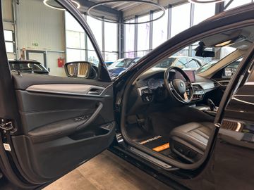 BMW 520 i Touring*1. Hand*Klima*SHZ*Kamera*Navi*AHK*