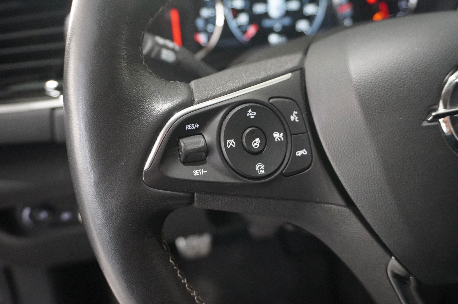 Fahrzeugabbildung Opel Insignia B GS 2.0D DYNAM. NAVI/LED/KAMERA/SH/AHK