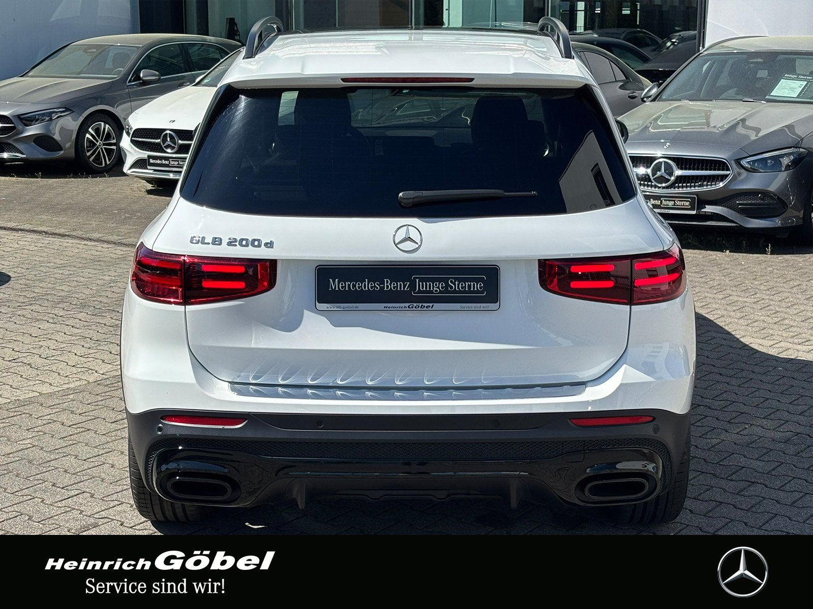Fahrzeugabbildung Mercedes-Benz GLB 200 d AMG*PANO*AHK*TOTWINKEL*AMBIENTEBEL