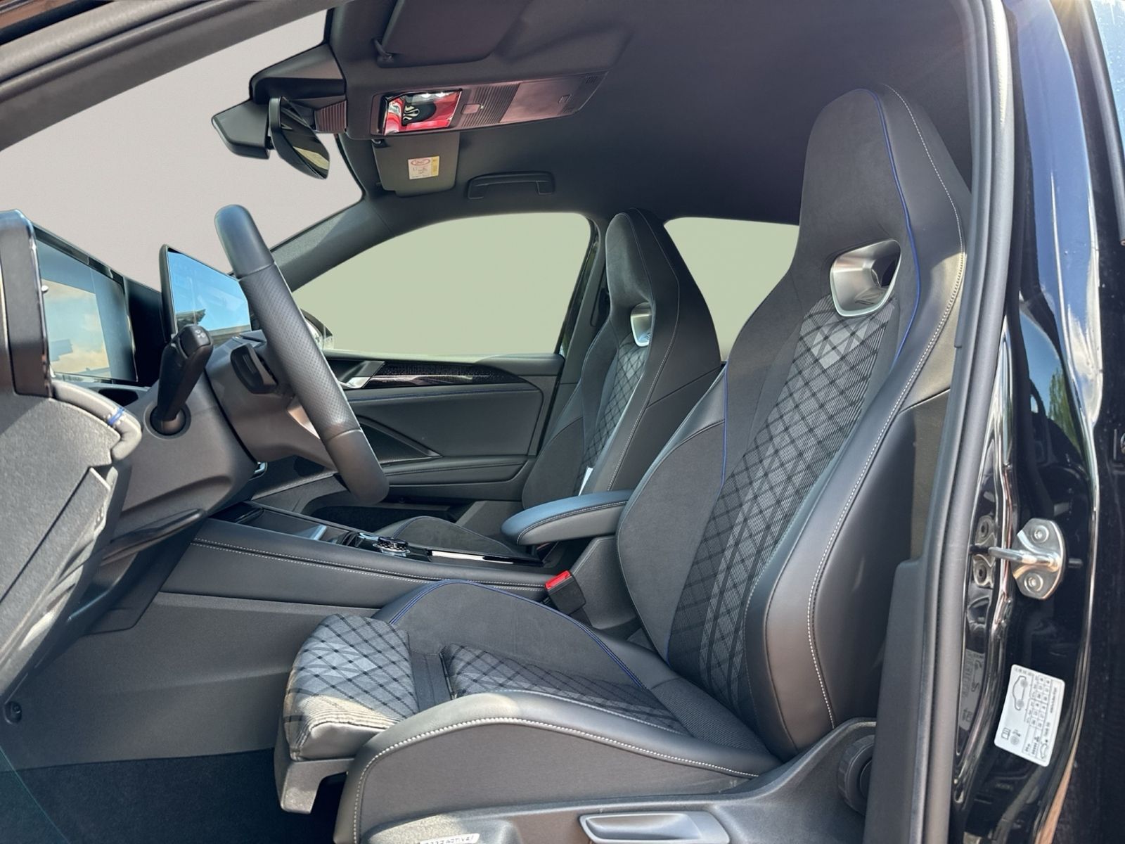 Tiguan 2.0 TDI R-Line 4Motion, BlackStyle, AHK,
