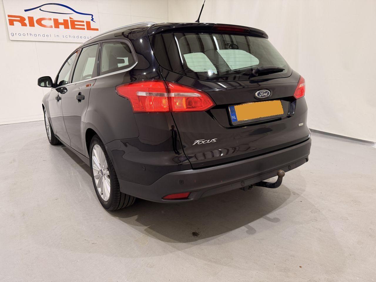 Ford Focus 2015 — фото 20