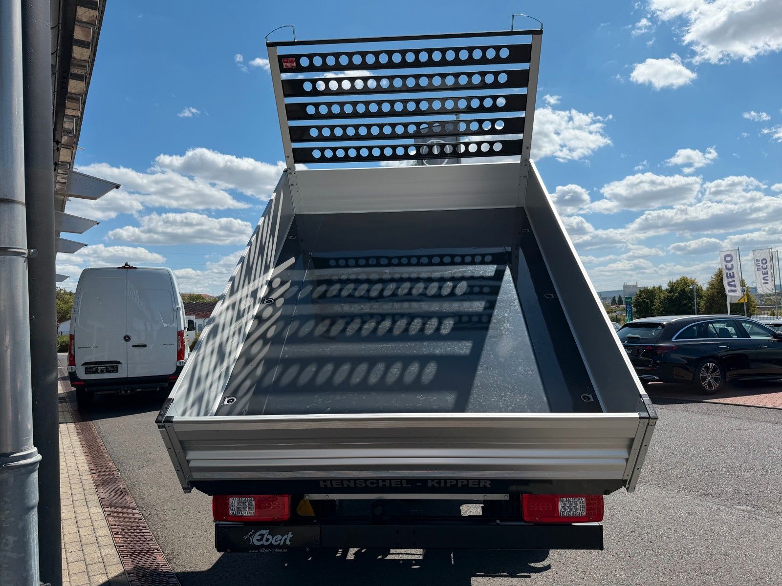 Fahrzeugabbildung Mercedes-Benz Sprinter 515 CDI DoKa 3-Seiten-Kipper