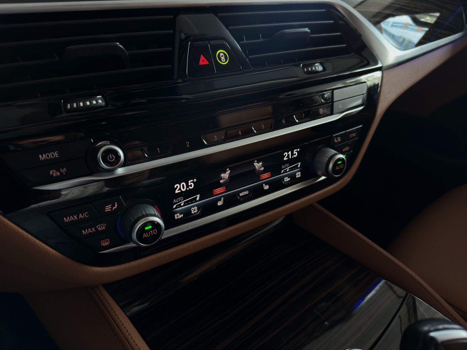 BMW 530d Luxury Line°LASER°ACC°HUD°PANO°KOMFORTSITZ° foto 18