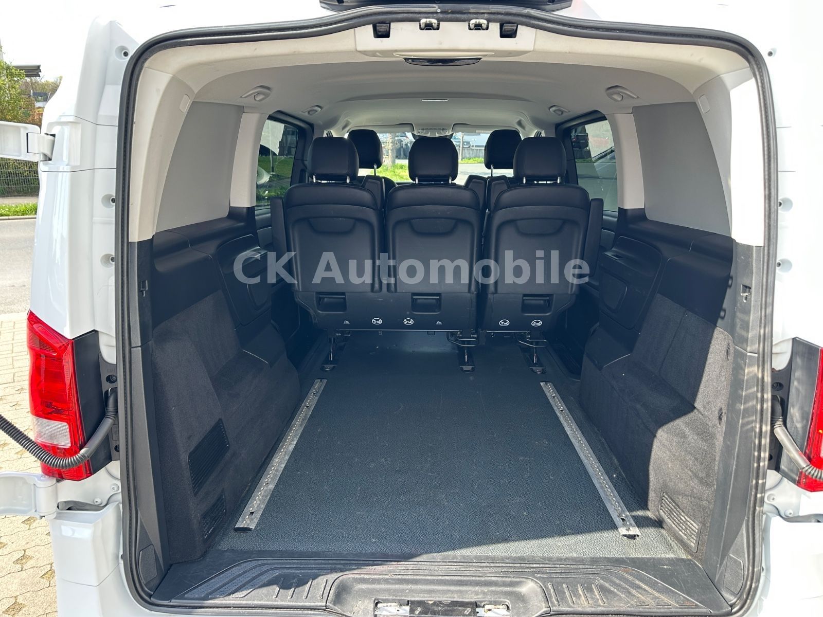 Fahrzeugabbildung Mercedes-Benz Vito Mixto 119 Lang Autom./5 Sitze/Navi/LED/AHK