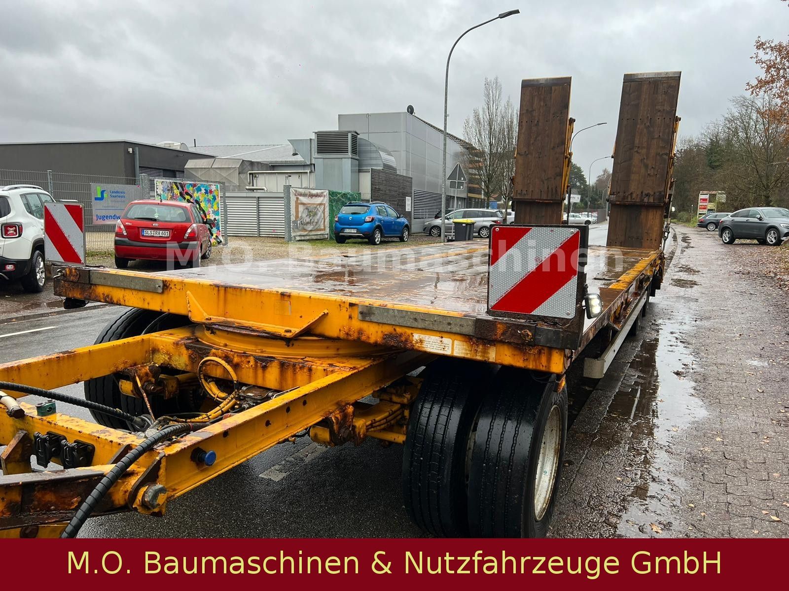 Fahrzeugabbildung Müller-Mitteltal PT 30,0 Kompakt / 3 Achser / Blatt /hydr. Rampen