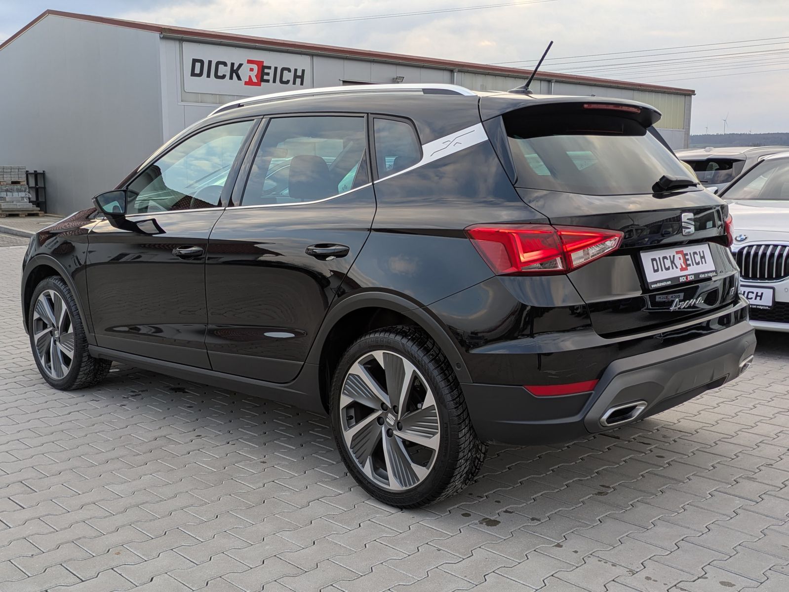 Fahrzeugabbildung SEAT Arona 1.5 TSI FR DSG AHK*ACC*LED*APP*DAB*KAMERA