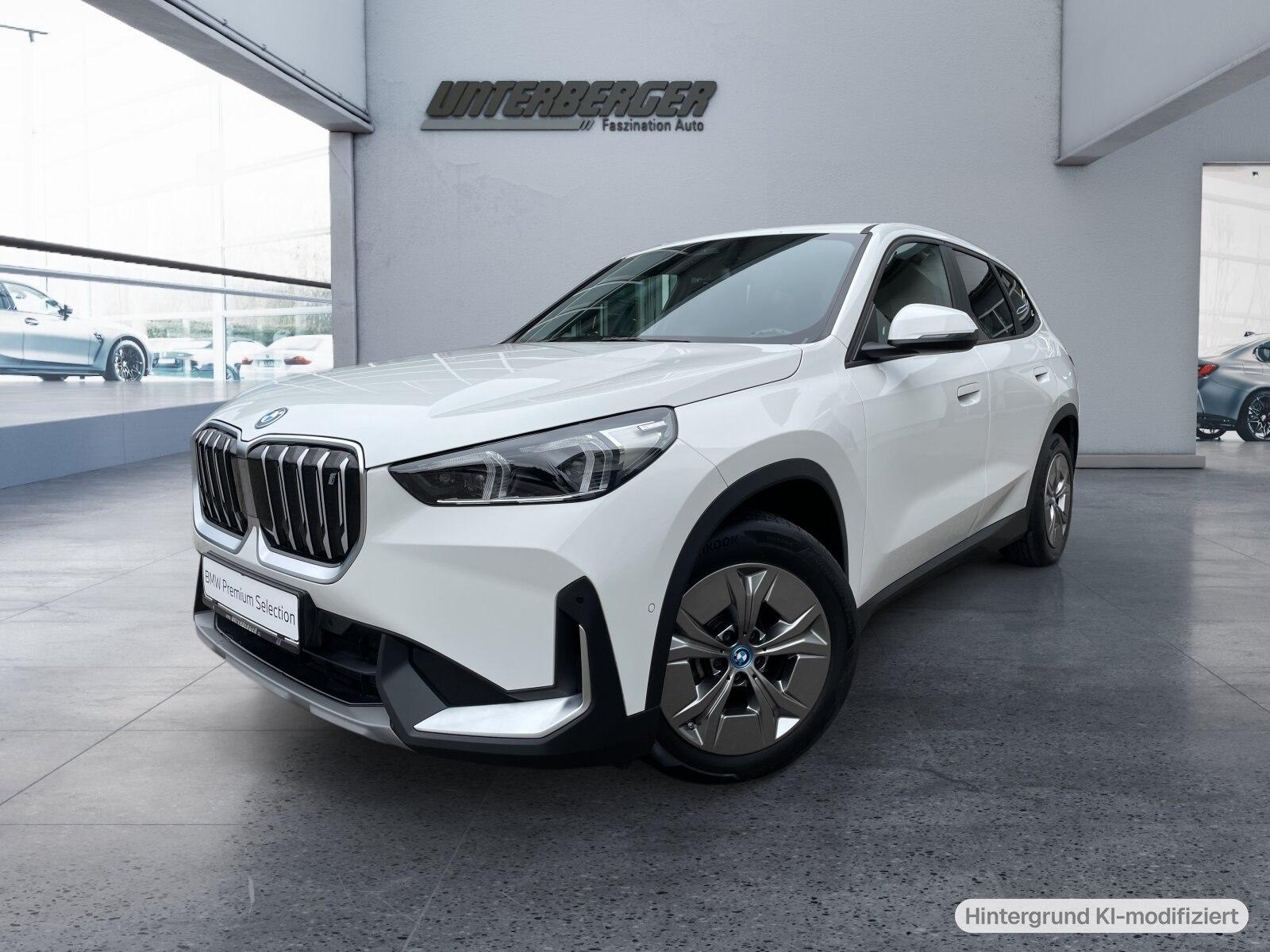 BMW iX1 xDrive30 Sportsitze-Adaptives M Fahrwerk-KOm