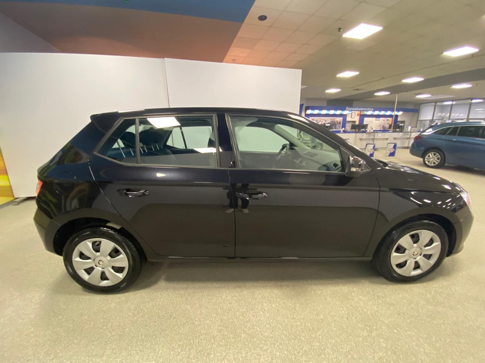Fahrzeugabbildung SKODA Fabia 1.0 MPI Cool Edition Metallic+KLIMA+HU NEU