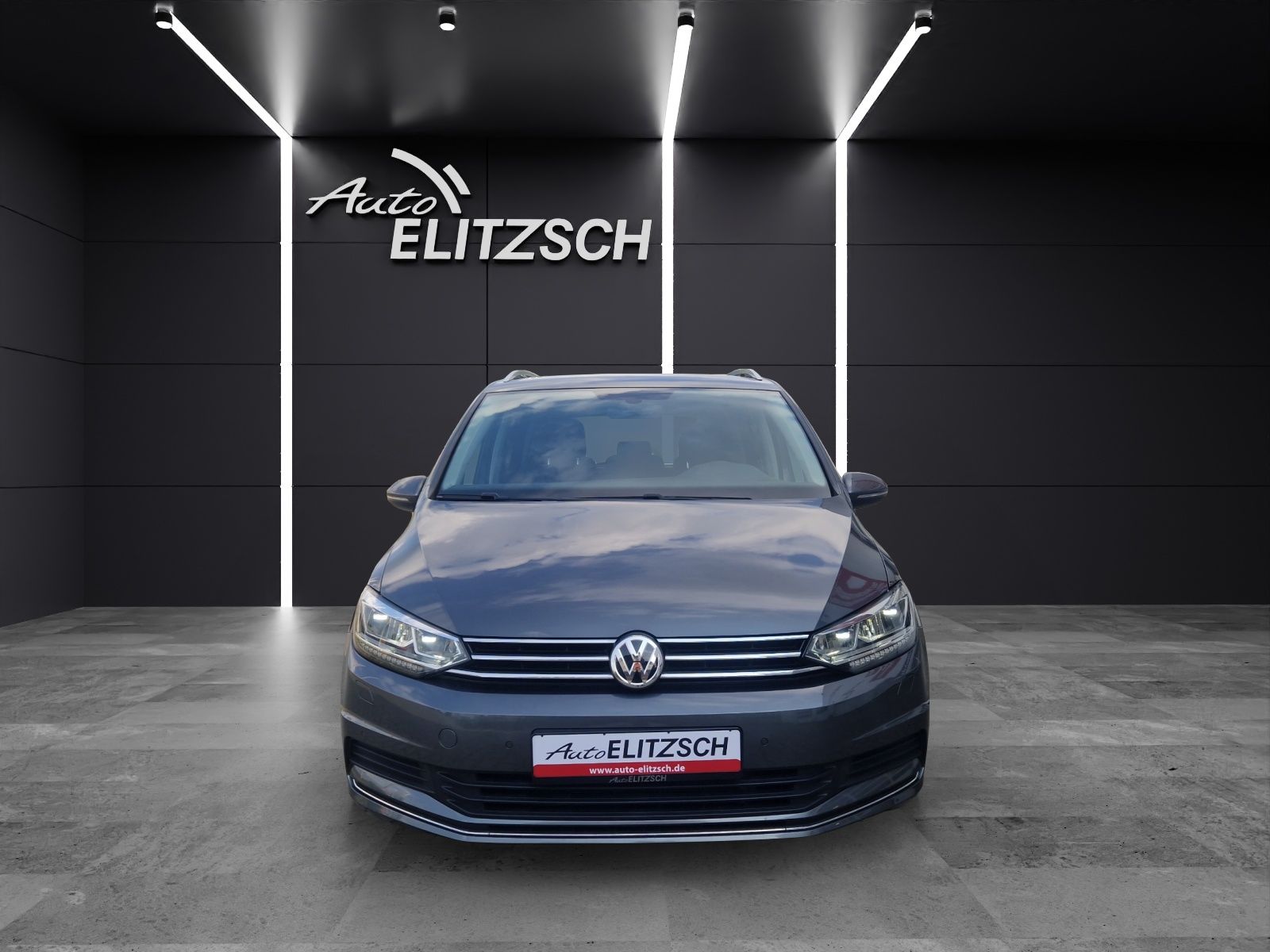 Fahrzeugabbildung Volkswagen Touran United TSI LED ACC SHZ 7-Sitzer RearView