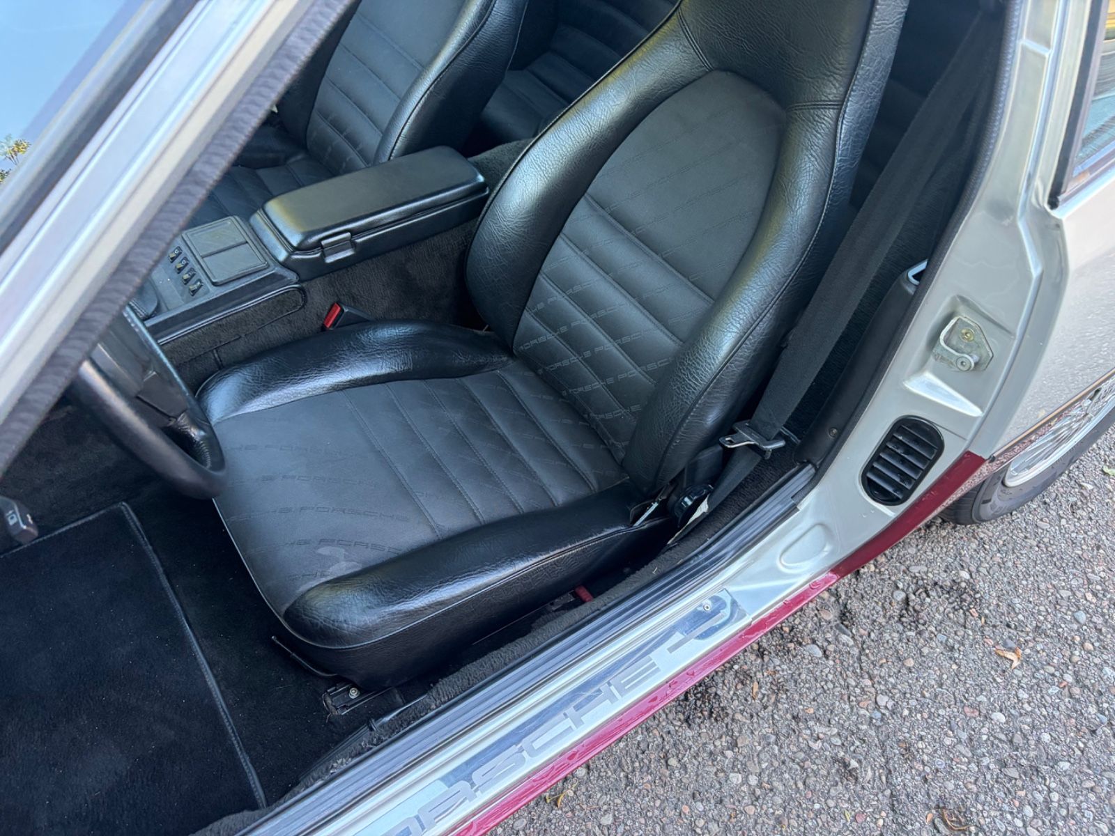 PORSCHE 924 12