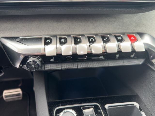 Foto Nummer 18: PEUGEOT 3008