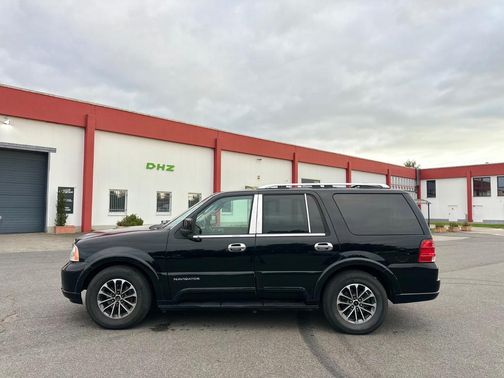 Lincoln Navigator