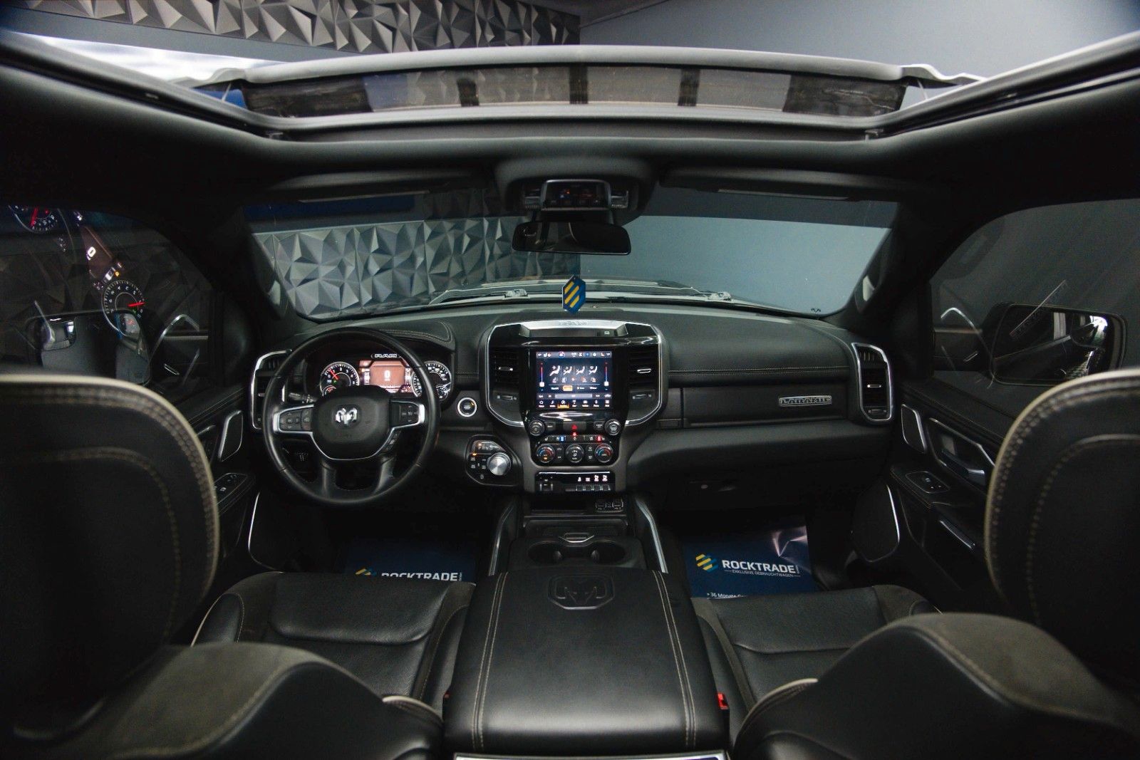 Fahrzeugabbildung Dodge RAM 5.7 V8 HEMI 4x4 Night LARAMIE LONGBED 19%