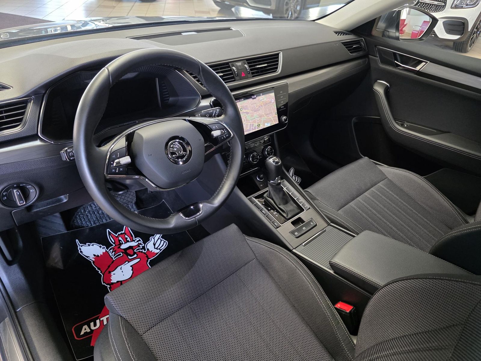 Fahrzeugabbildung SKODA Superb Combi 4x4/200 PS/Navi/LED/Keyless/Ahk