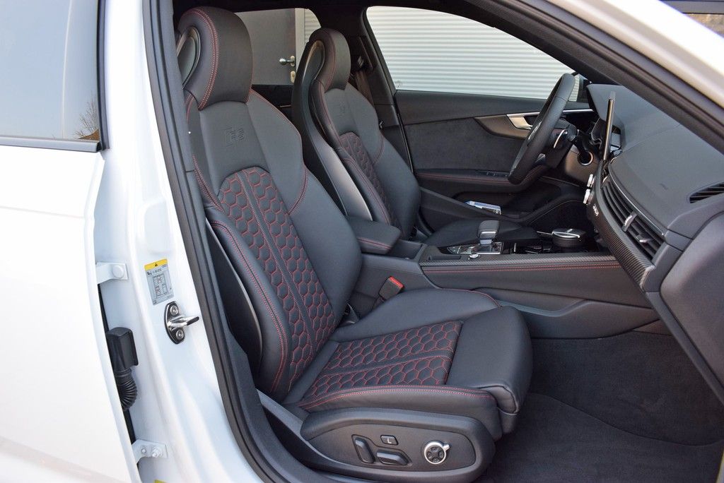 Audi RS 4 Avant 2.9 TFSI qu/Tip *Competition+*Matrix* foto 5