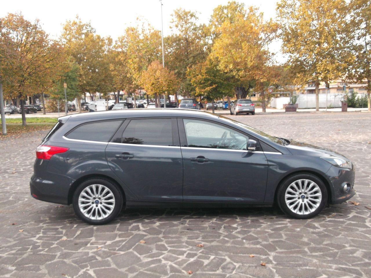Ford Focus 2011 — photo 5