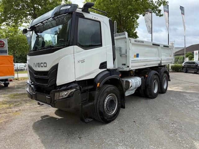 Fahrzeugabbildung Iveco X-Way AD300X54Z HR OFF Dreiseitenkipper