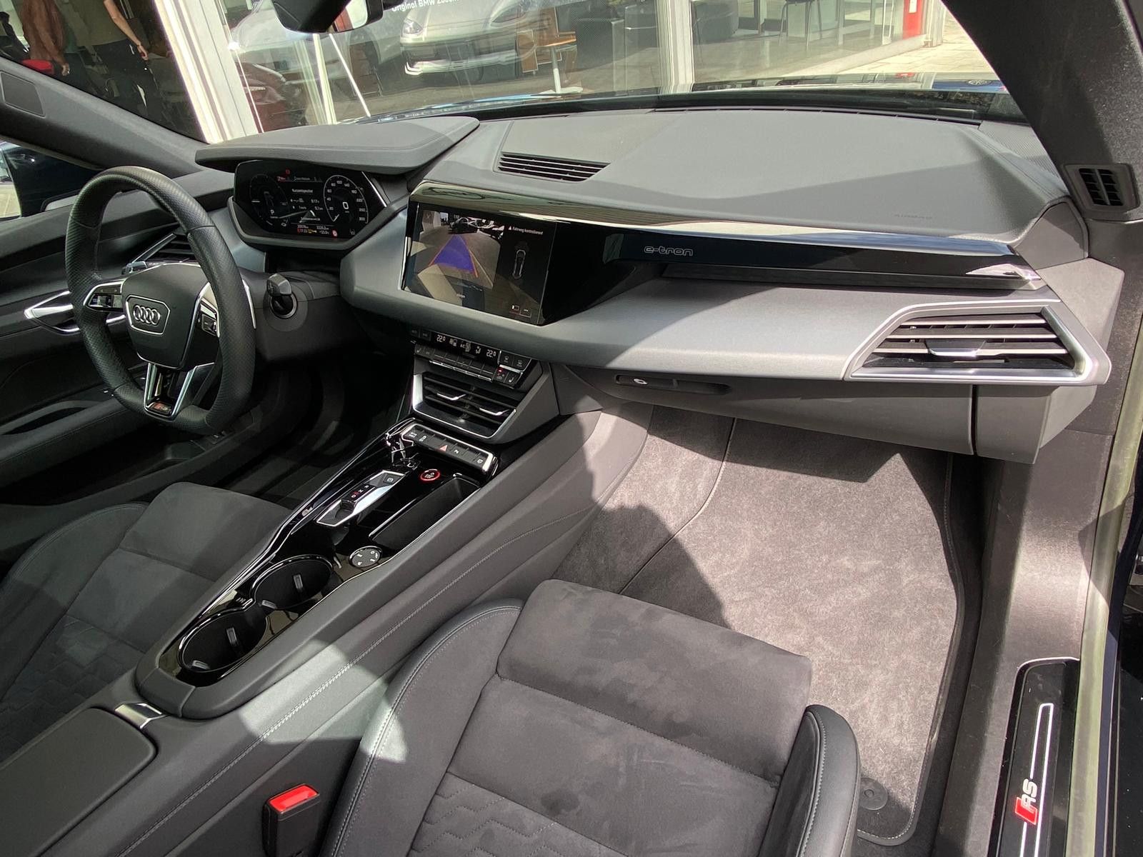 Fahrzeugabbildung Audi RS e-tron GT Quatt BLACK EDIT+PANO+MATR+B&O+KAM+