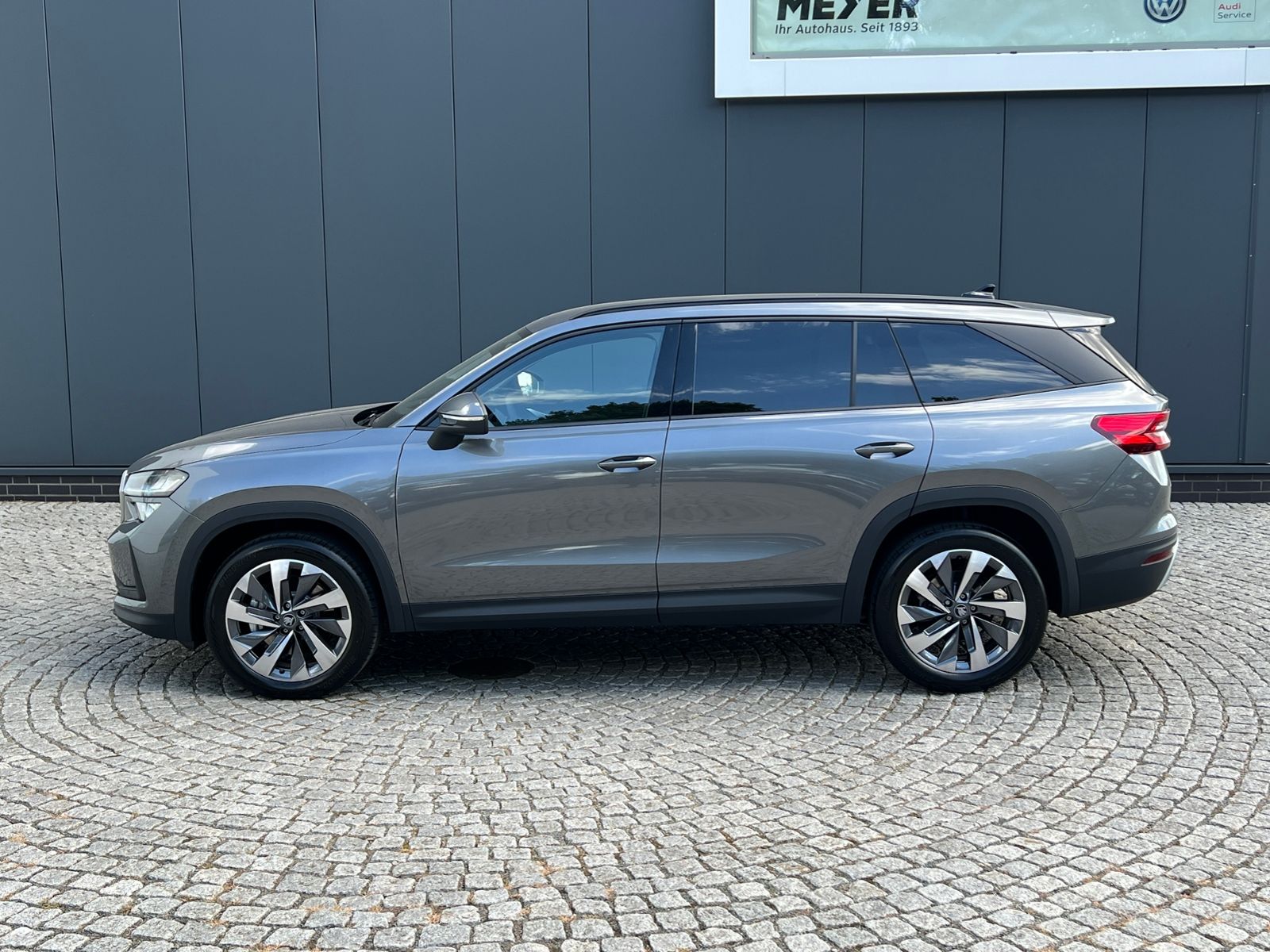 Fahrzeugabbildung SKODA Kodiaq Selection 2.0 TDI DSG *AHK, LED, ACC, Nav