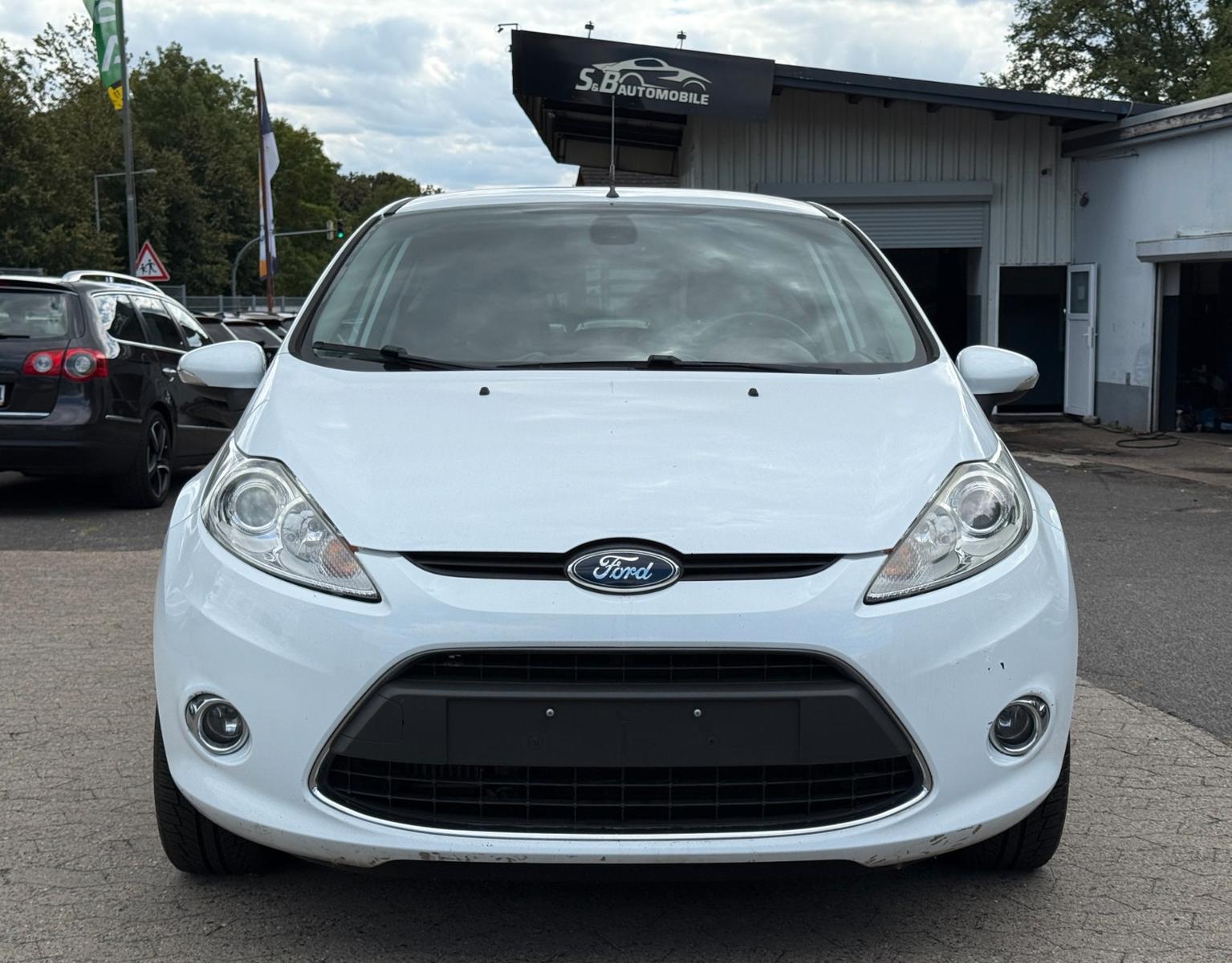 Ford Fiesta Titanium*KLIMA*TÜV NEU*PDC*