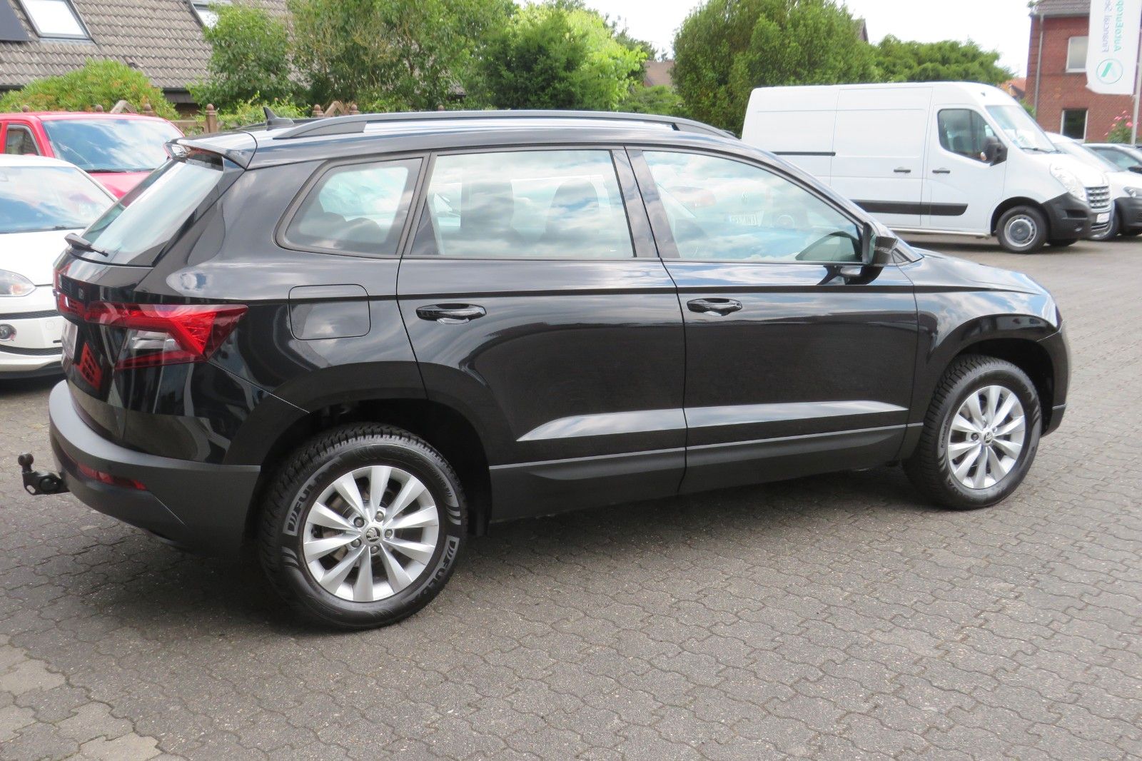 Fahrzeugabbildung SKODA Karoq Ambition DSG GRA AHK SITZH. KAMERA NAVI 1.