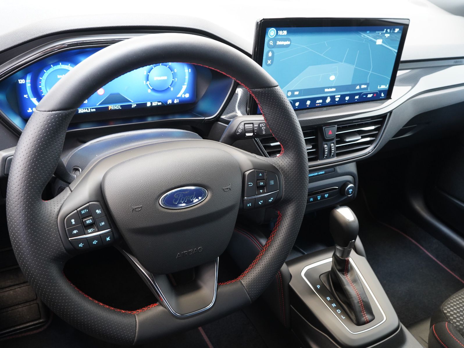 Fahrzeugabbildung Ford Focus Turnier ST-Line X 1.0 EcoBoost Mild-Hybrid