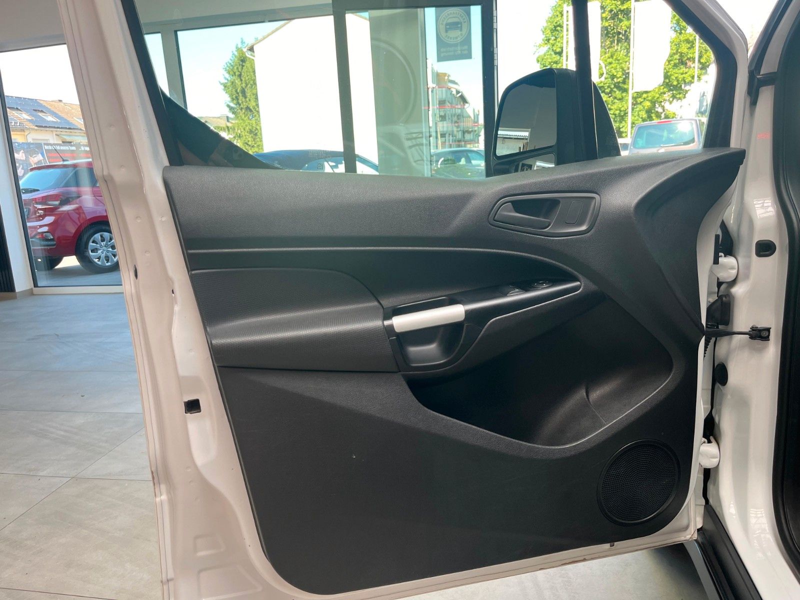 Fahrzeugabbildung Ford Transit Connect Kasten L2 Trend 210 1.Hd RFK
