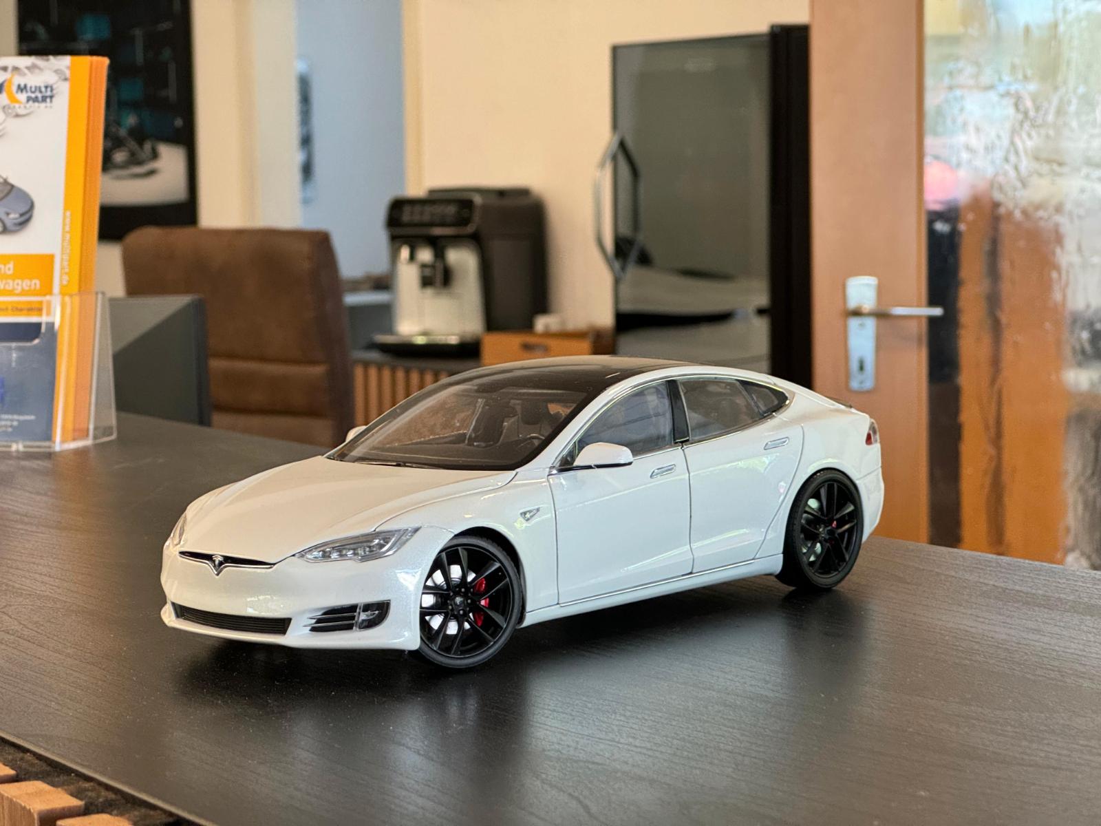 showroom-image-top