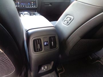 Fahrzeugabbildung Hyundai TUCSON 1.6 T-GDI PHEV AT 4WD N-LINE SITZP. SD